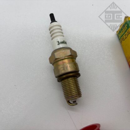 Zuendkerze Isolator FM14 2252 Skoda Moskwitsch Robur IFA Robur Motor 848923 1.jpeg