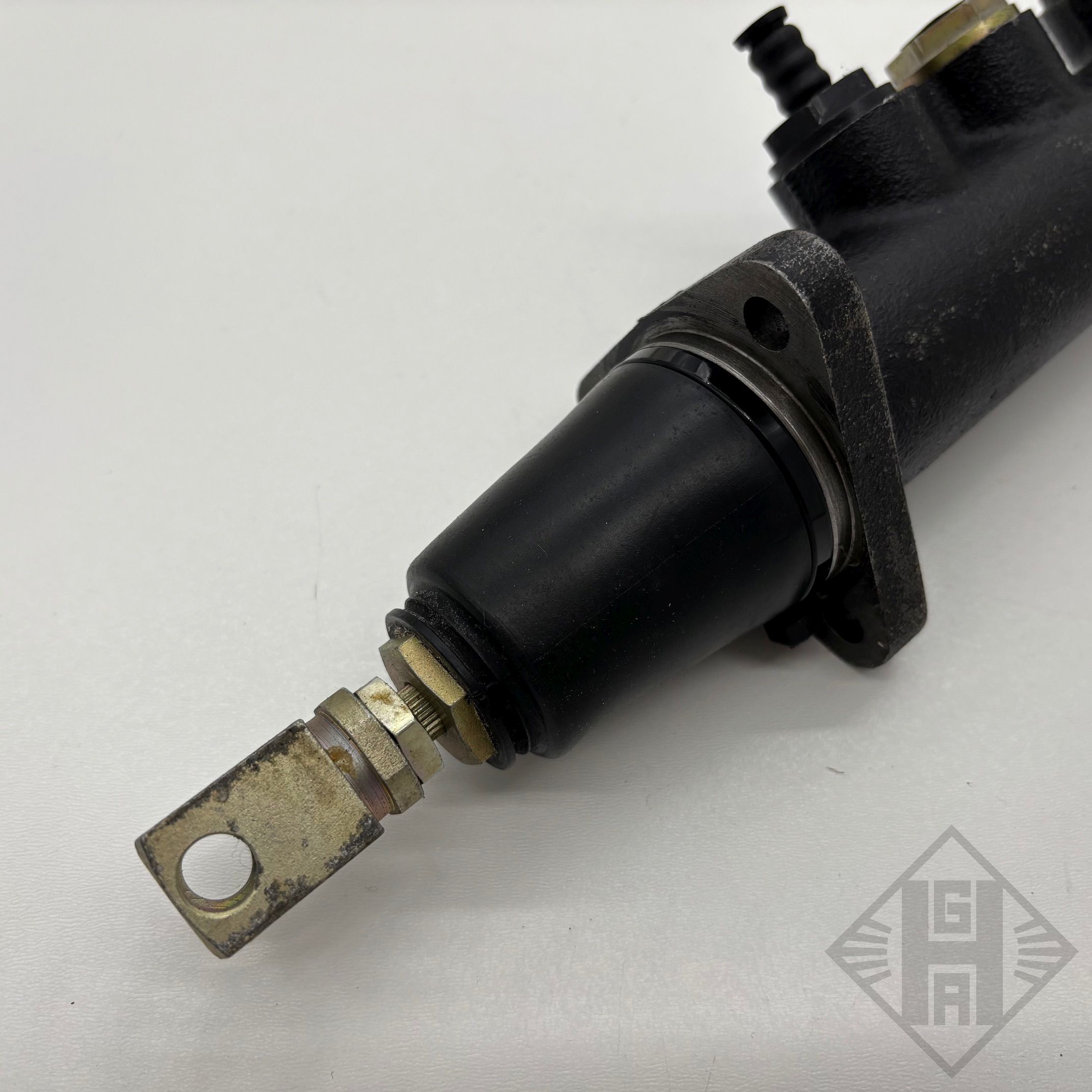 Hauptbremszylinder original Robur 2 Hauptbremszylinder original Robur IFA Robur Bremse 1368725 1.jpeg
