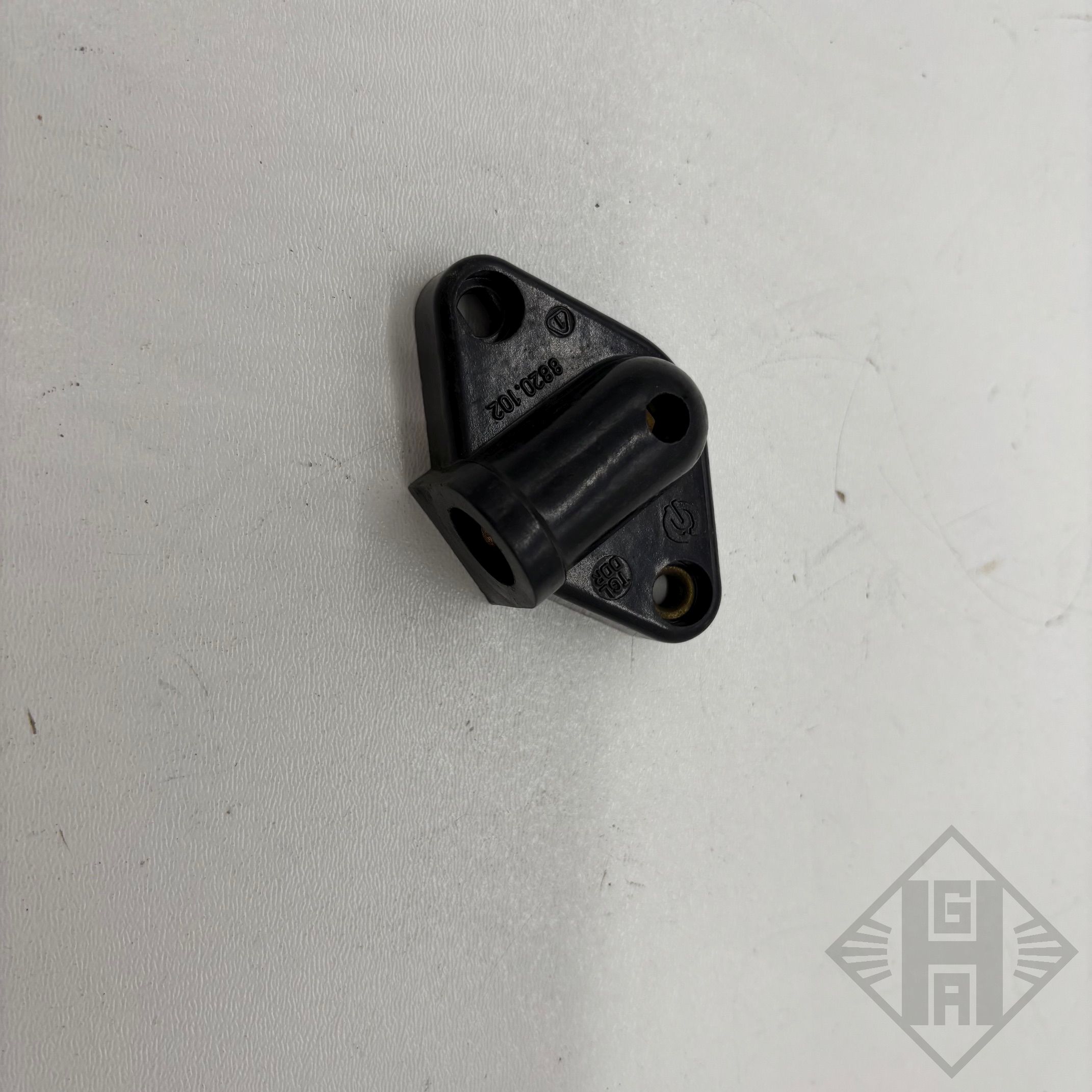 Steckdose Aufbau 1polig gewinkelt 8820.102 Trabant, Wartburg, Barkas B1000, Robur, IFA W50 2 IMG 2339