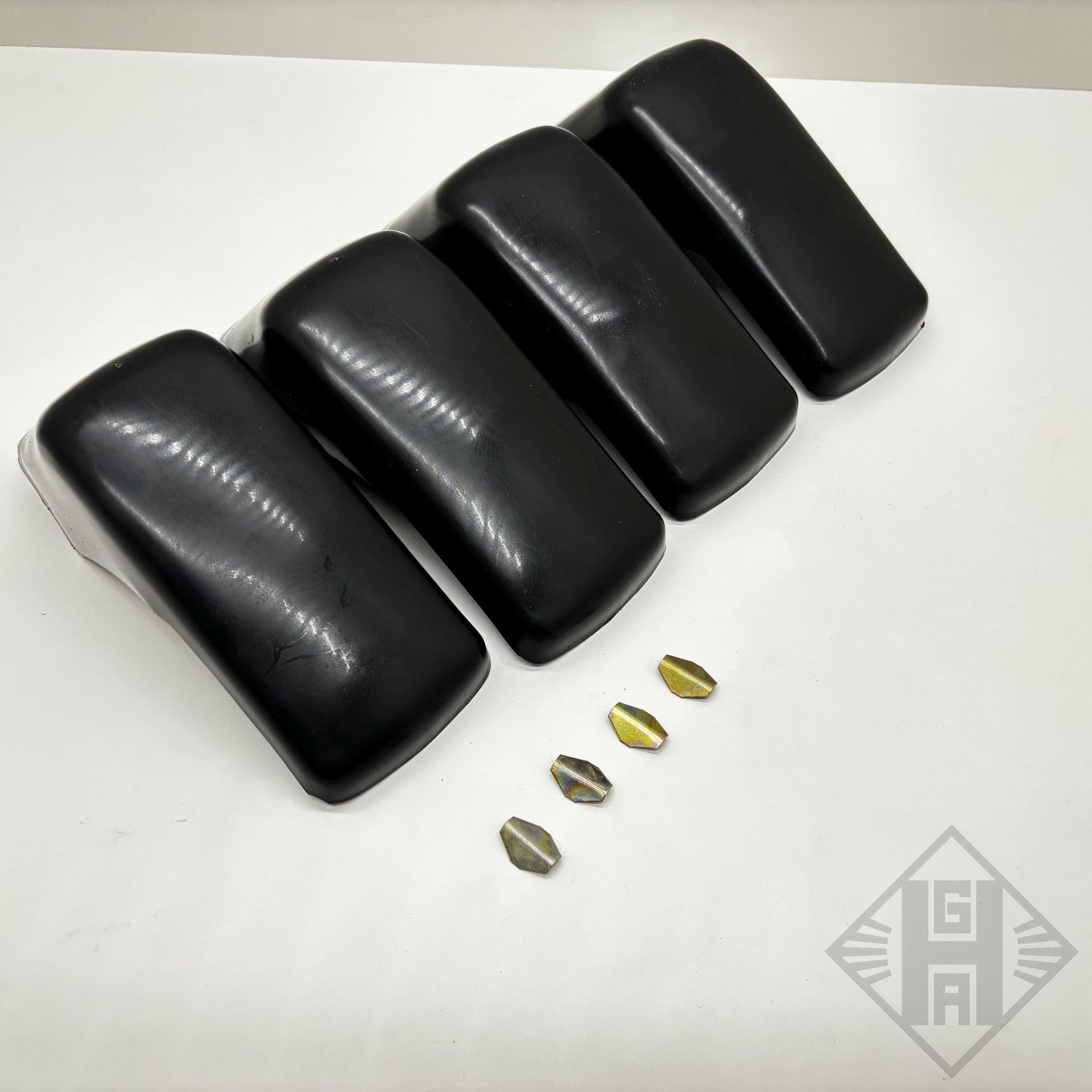 4 Stossecken vorn hinten mit Halteblech Trabant 601 Bild1